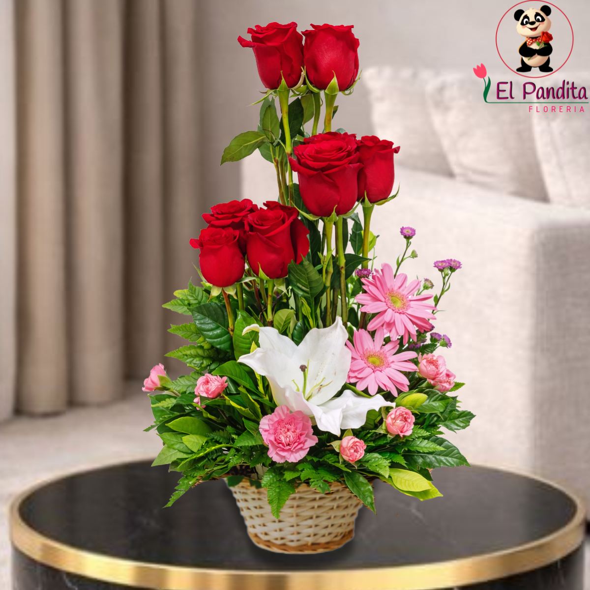 arreglo-elegante-vertical-de-rosas-rojas-en-base-moquegua-27.jpg