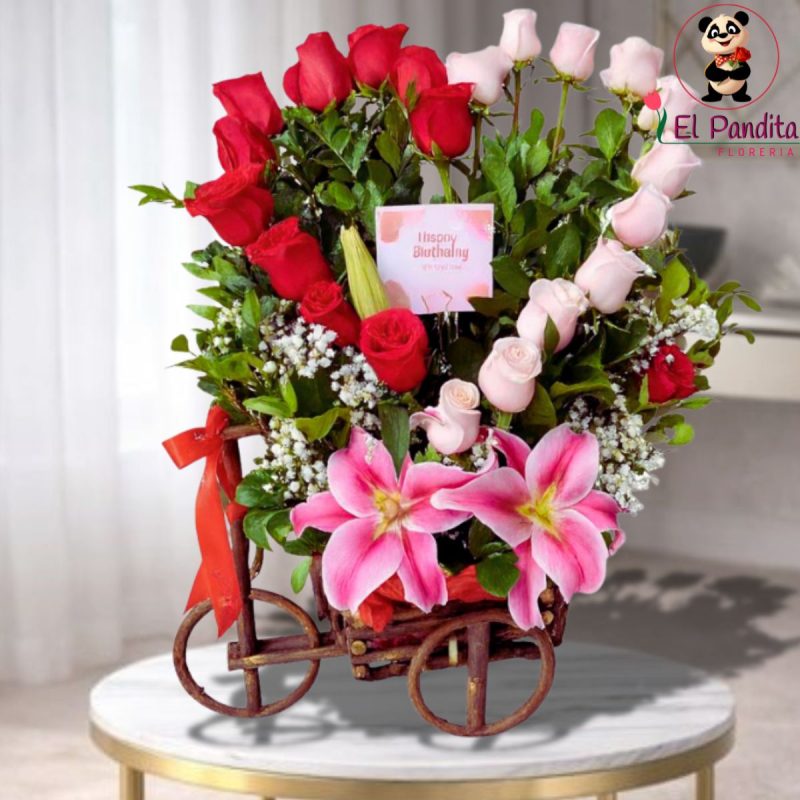 Canasta floral romántica en carreta con flores en forma de corazón en Moquegua – Florería El Pandita